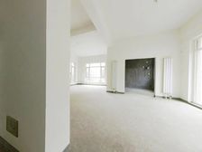 房主诚意出售,毛坯房后期装修方便,院子大