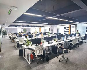 急售,整层单价9000元,东三环,东客站,地铁口环球都汇广场