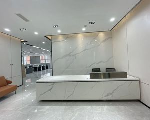 高新区地铁口,天府大道旁,火车南站,物管便宜,无加时费。自用