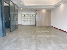 创业地段 番禺万博地铁口130方精装修双隔间租金便宜