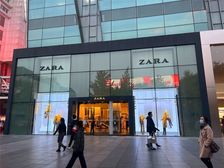 新上 国贸单价仅5万 层高9米已隔两层 临街把角30米展示面