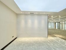 华侨城 侨城坊 智慧广场 带独立大阳台,电梯口,配家私