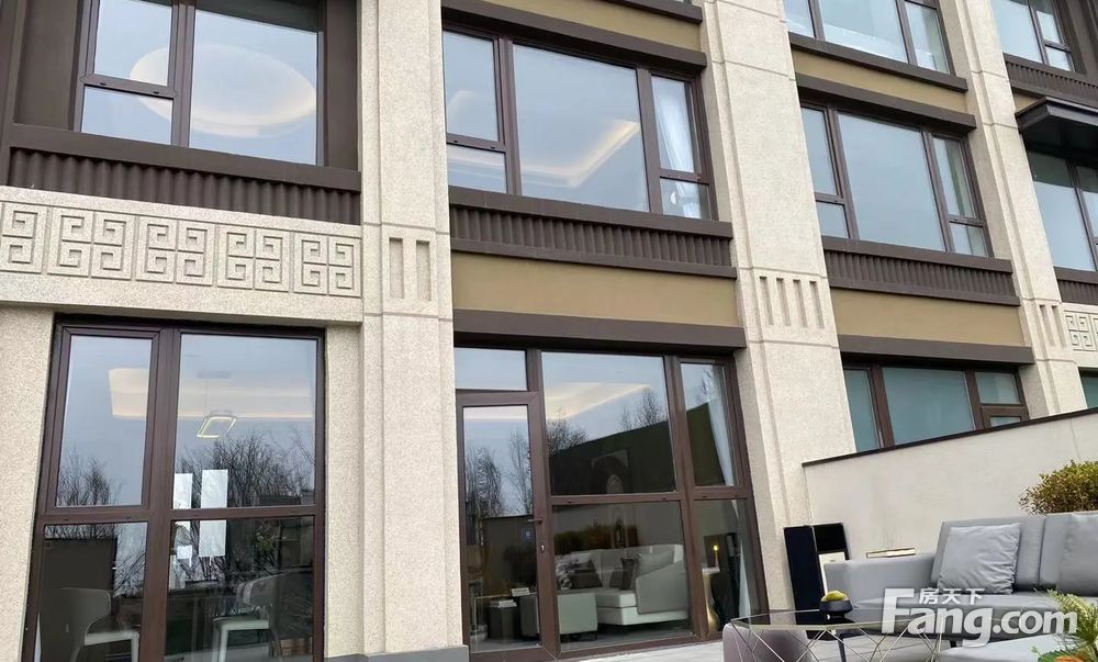 金科集美东方万达广场旁高新区地铁轻轨沿线112米上叠120万