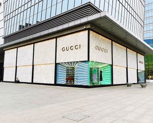 (品牌)纯一层全业态 地铁口 使用面积260平 临街大把角!