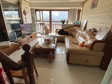 置换急售带车位,三室两厅朝阳,大落地窗,使用面积140千佛山