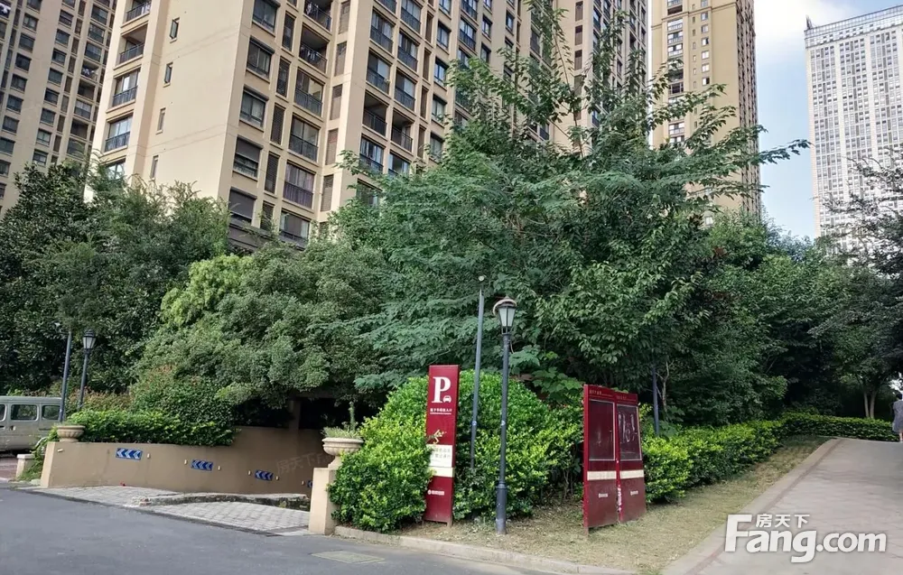 店长推荐湖塘吾悦广场全新装修价格包括家具家电车位急售