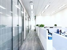 团结湖商圈 中青大厦 精装带家具 正对电梯 使用开阔看三环