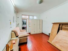 环球港旁边!新挂牌房东!内环旁边地铁房!一楼带天井!91年!