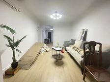 在售!精装三年全送!拎包即住!接受八个月首付时间!可谈价格!