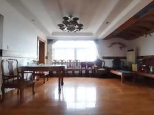 惠南 小1.中 惠南步行街旁 飞机户型两房 采光好 诚意出售