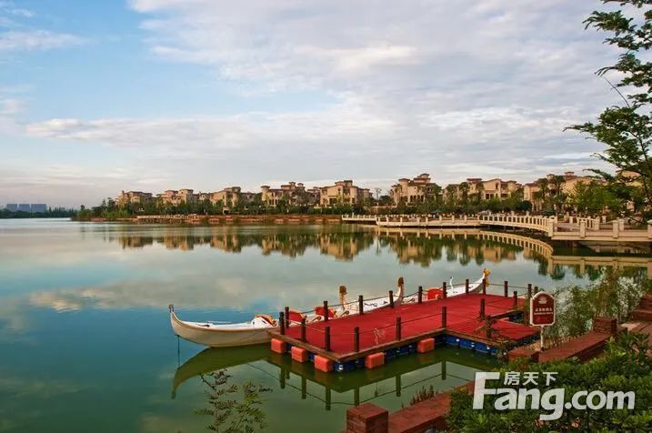 毛坯大三房南北通透性价王二环内8字头湖景房清水塘