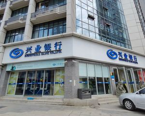 一环路地铁口!租金200(兴业银行)出售 房东诚心出手 包税