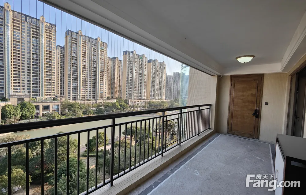 御海阳光花园住宅出售,御海阳光 豪华装修 中间楼层 三面采光 望湖景 