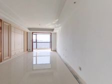 三地铁交汇处 梦想特区宏图里 135平3房2卫精装修