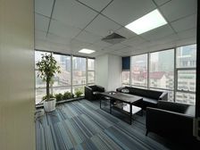 世界广场213平精装办公室出租80元每平