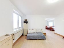 三室两厅两卫,房子比较新,户型很方正,没有浪费面积