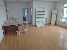 崂山地铁口!150平!龙海明珠户型合理!东南北向!6万一年