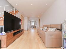 阳光新景必属 ! 豪华装修,业主住了不到一年,还送阁楼!