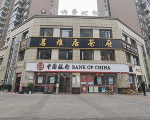 房东急售,路口大转角(中国银行)年租50万,16米大开间