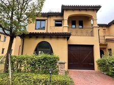 上邦高尔夫静静的墅,联排别墅端头,花园300平米,地下室采光