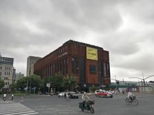 送餐饮装修,夜市繁华,带露台,不限业态,口,停车方便!