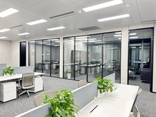 租金含除了电费其他全含物业也包500平电梯口双面采光超甲品质