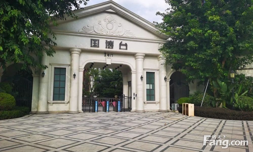 悦来国博城端头出售带大花园180平低于市价价格满2年带车位