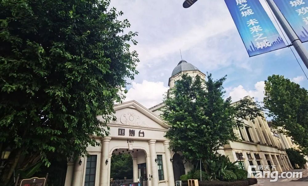 悦来国博城端头出售带大花园180平低于市价价格满2年带车位