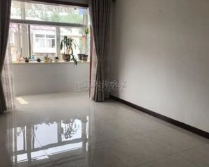 新海阳西街 精装修 三室两厅 南北通透 双阳卧室 采光好