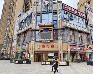房东5折急售!变现,年租20万,成熟十字路口转角火锅店,包税