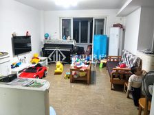 金山桥头堡 时尚精装三房两卫双阳台 南北通透 不沿街提包入住