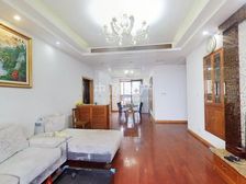 刚刚华夏西校大三房,飞机户型次新房,有车位业主急卖,看房配合