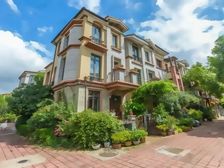 小户型别墅 带地下室 带车位 实用面积170平 看房有钥匙