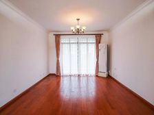 小高层带电梯 漕宝路地铁口 精装修南北通大两房 带固定车位