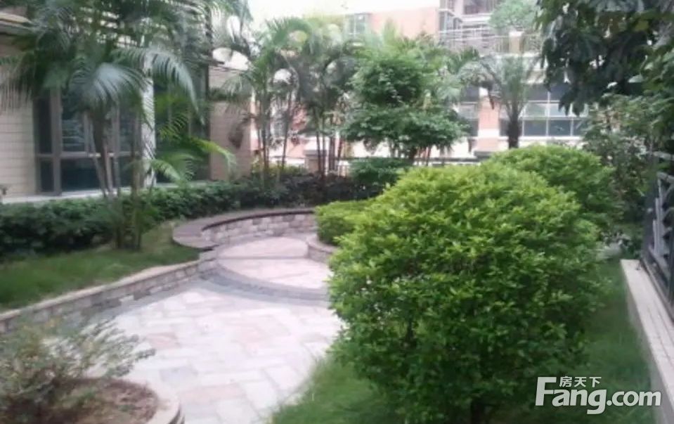 依云水岸一期单边位别墅全新毛坯近地铁前后花园有地室随时看房