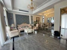 地铁口联排边套 出国急售 大甩卖 看房随时 出价就可以谈