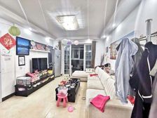 老业主委托带产权车位,近地铁出行方便,满五税低,价格可谈。