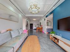 S1地铁口 自住精装 四开间朝南 前排是别墅 交通便利