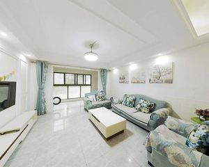 户型方正 拎包入住 价格便宜 精装修