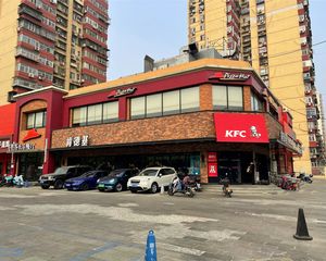 东城十字路口把角金铺(可餐饮 可个人过户)人山人海 买到捡到