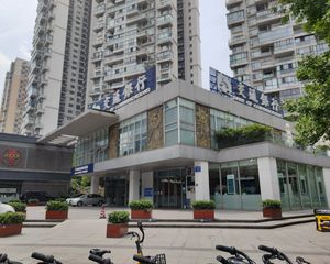 房东资产处理,年收85万,交通银行承租,赠送停车位,双证齐全
