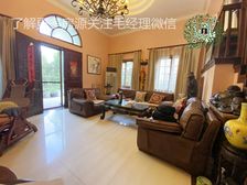 简单大气,很干净整洁,业主保护的很好,可以直接入住。