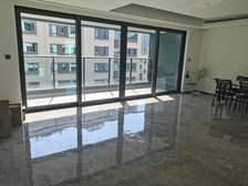 万达广场旁 中庭位置 全新装修 南北向豪华装修 方便看房