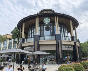 天府新区旺铺(星巴克 年租48万)55米开间 价格含税无抵押