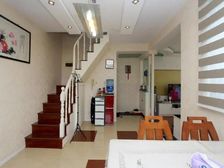 出门 3号线 轻轨站 精装全送 带阁楼买壹层送壹层 满五年