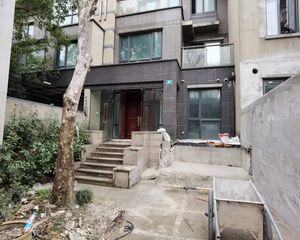 精装修带车库带花园