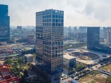 琶洲 磨碟沙地铁口 电梯口 精装修 望江面长达36米拎包办公