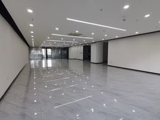 舜泰广场400平中特别好的一套!报价1.3元每平!