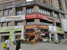 万人小区面馆!十字路口,年租13万,外摆50平,成熟临街包税