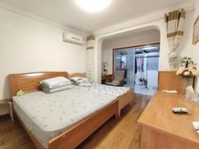 新上精装修三房 30平天井附赠 拎包入住 小区花园位置 诚售